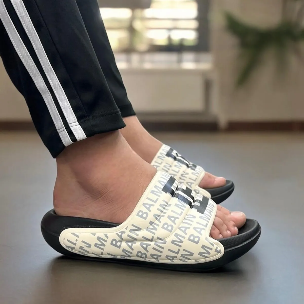 Alpha print slipper