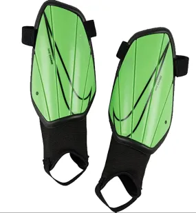 NIKE  CHARGE  SHINGUARD